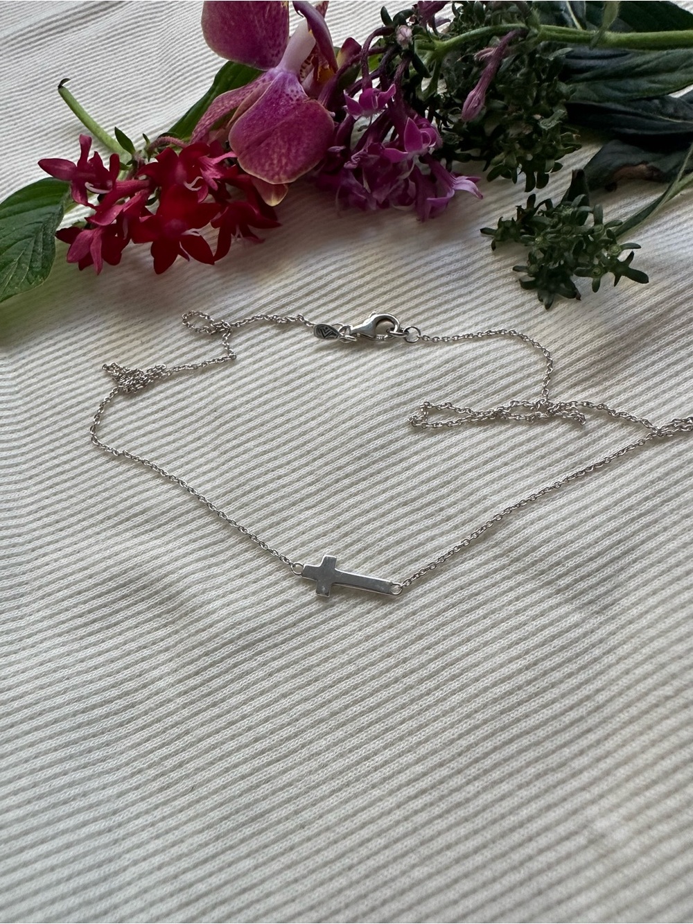 Silpada Minimalist Side Cross Necklace in sterling Silver 925